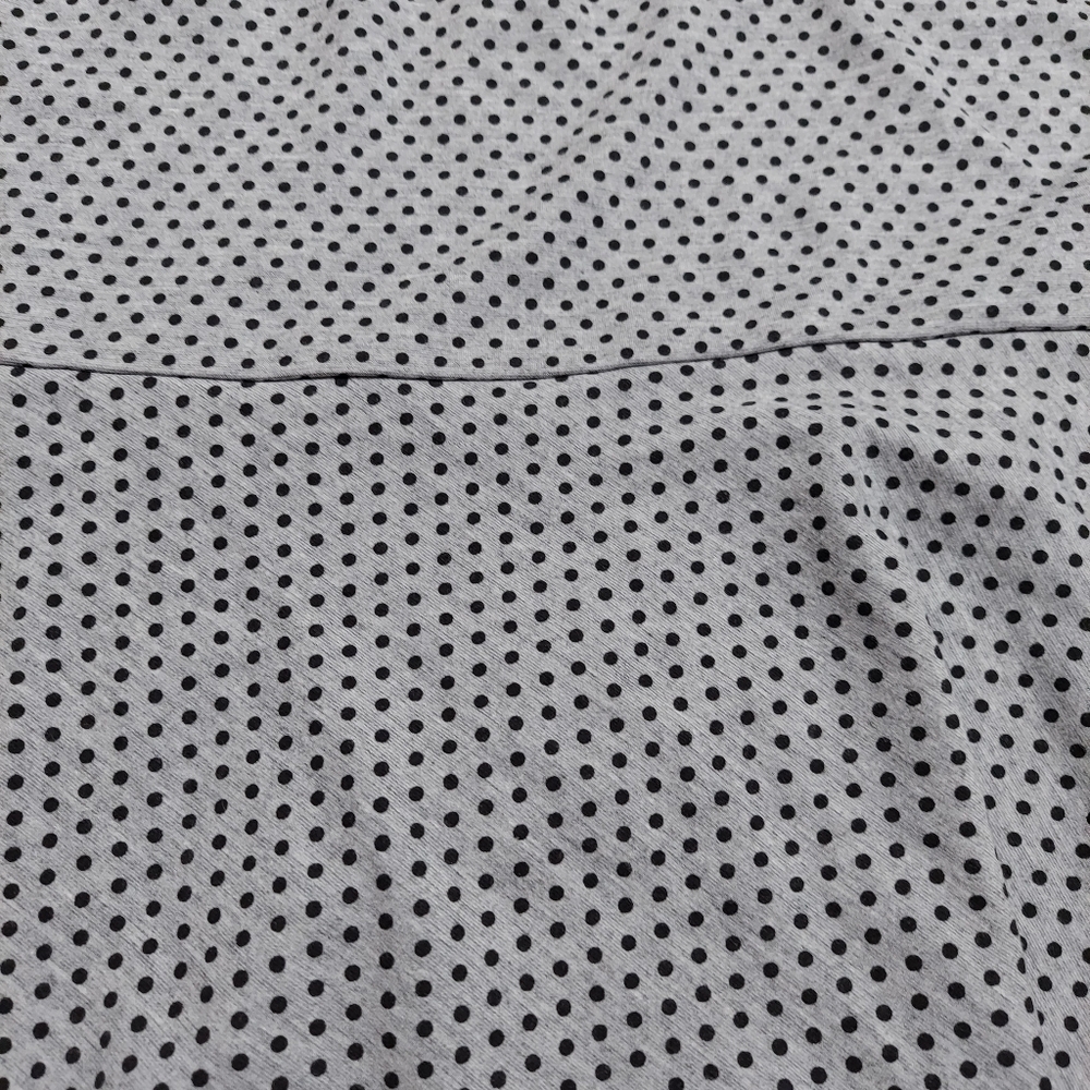 Torrid top with black mesh gray and black 4 - Picture 3 of 11